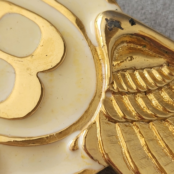 Vintage Bentley belt buckle men's golden tone cream enamel statement luxury car - Picture 3 of 8